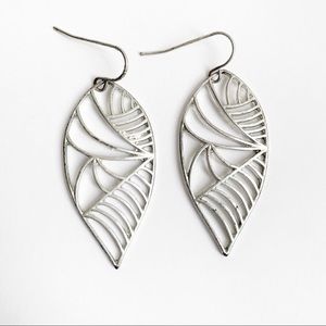 Silver leaf earrings